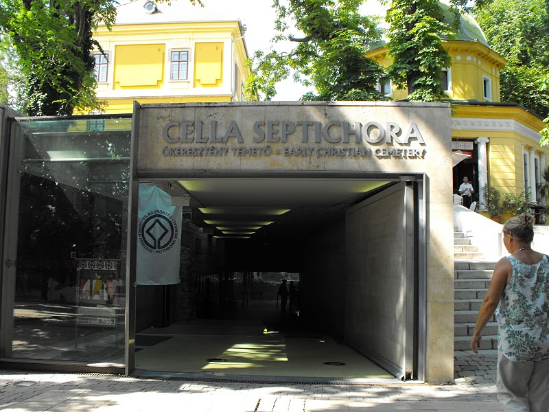 Cella Septichora Látogatóközpont bejárata